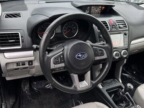Used 2017 Subaru Forester 2.5i Premium AWD/4WD image 9