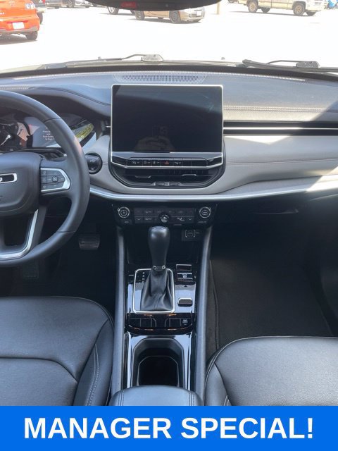 Used 2025 Jeep Compass Limited AWD/4WD image 10