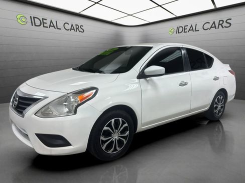 Used 2017 Nissan Versa SV FWD image 1