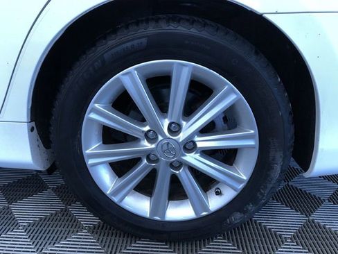 Used 2013 Toyota Camry XLE w/ Leather Pkg FWD image 17