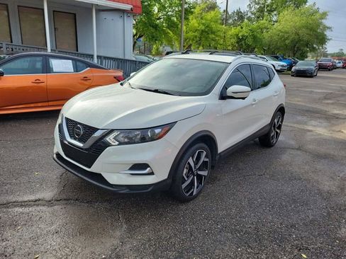 Used 2022 Nissan Rogue Sport SL image 4