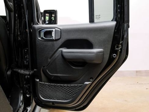 Used 2025 Jeep Gladiator Rubicon w/ Safety Group AWD/4WD image 87