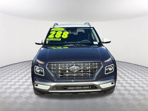 Used 2025 Hyundai Venue Limited image 2