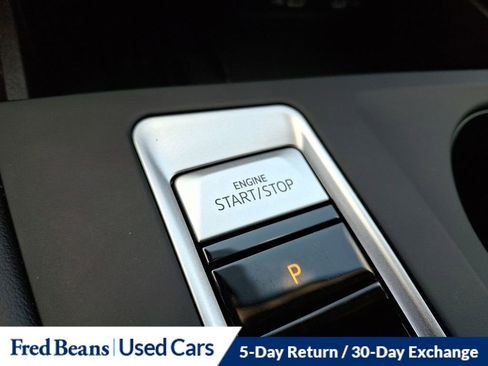 Certified 2025 Volkswagen Atlas SE image 25