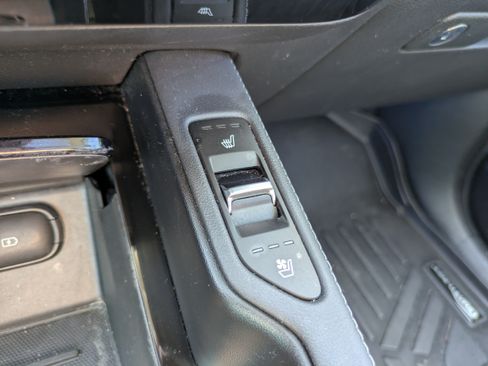 Used 2022 Kia Telluride EX w/ EX Premium Package FWD image 21