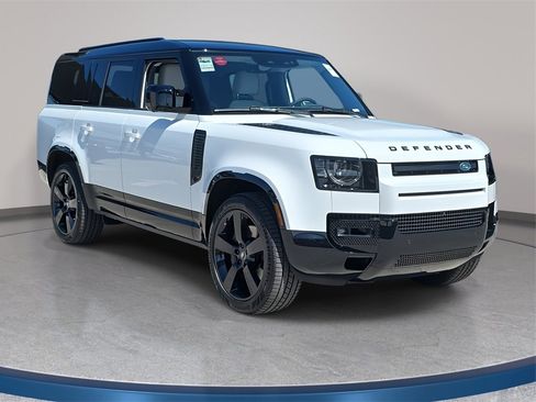 New 2025 Land Rover Defender 130 X-Dynamic SE image 3