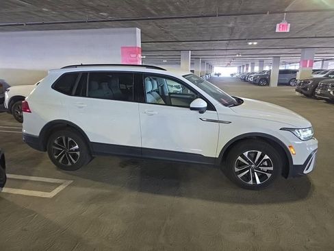 Used 2022 Volkswagen Tiguan S image 10