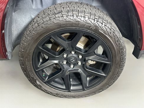 Used 2022 RAM 1500 Laramie AWD/4WD image 11