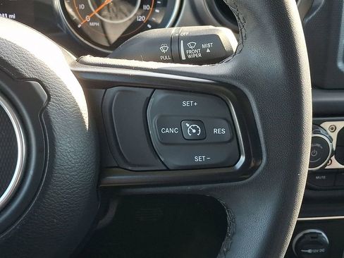 Used 2023 Jeep Gladiator Sport image 21