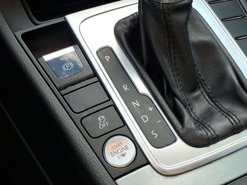 Used 2014 Volkswagen CC Executive FWD image 14
