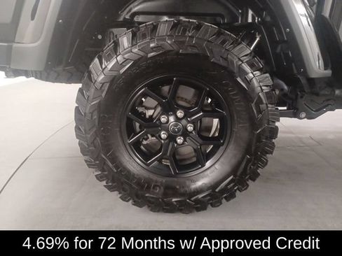Used 2024 Jeep Gladiator Sport AWD/4WD image 9