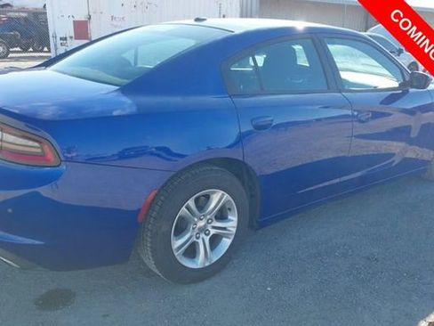 Used 2020 Dodge Charger SXT image 4