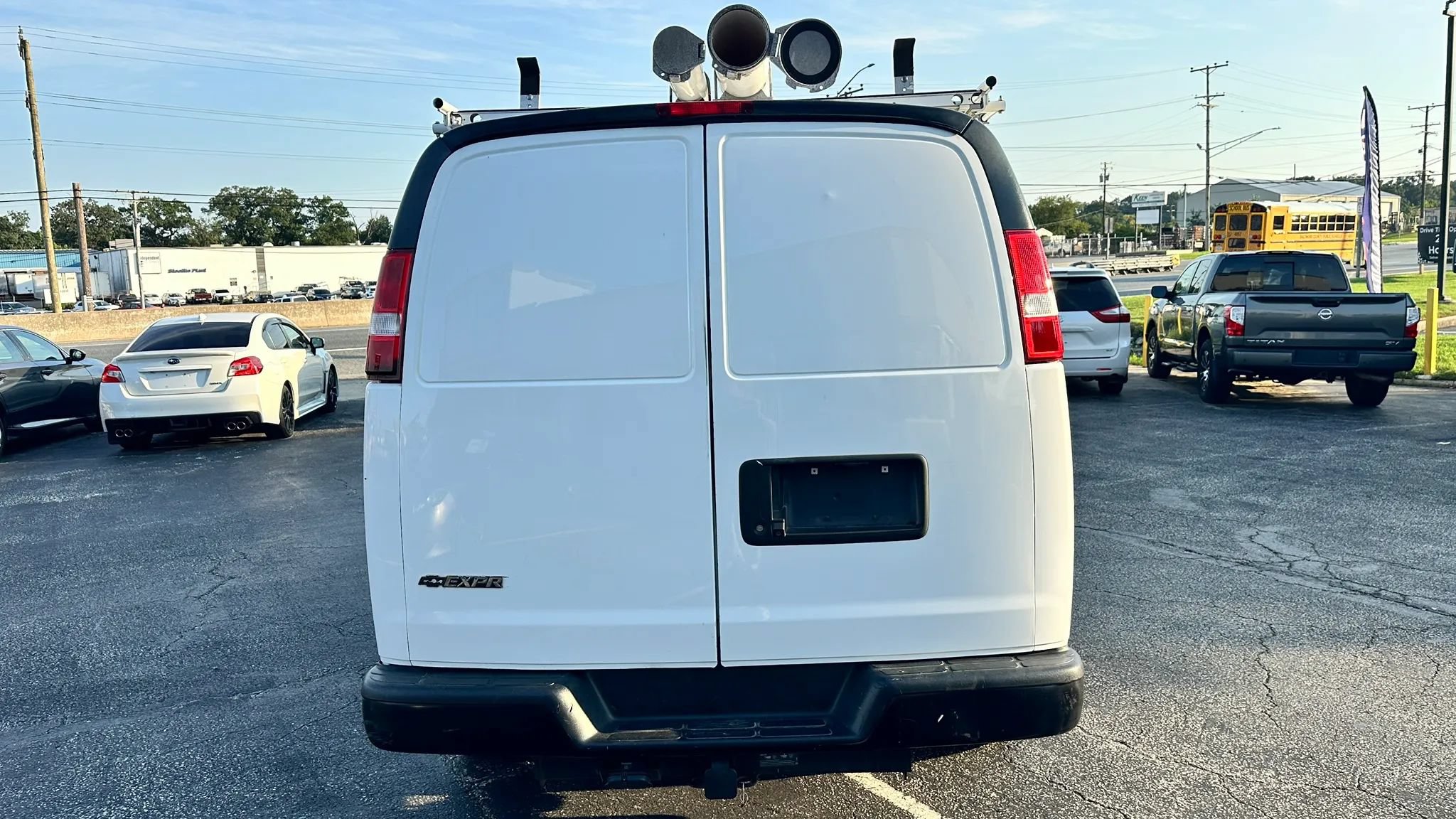 Used 2021 Chevrolet Express 2500 w/ Driver Convenience Package RWD image 5