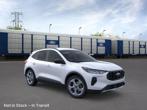 New 2026 Ford Escape ST-Line w/ Tech Pack #1 AWD/4WD image 7