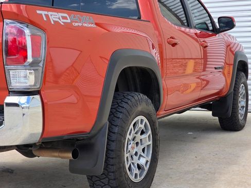 Used 2018 Toyota Tacoma TRD Off-Road image 34