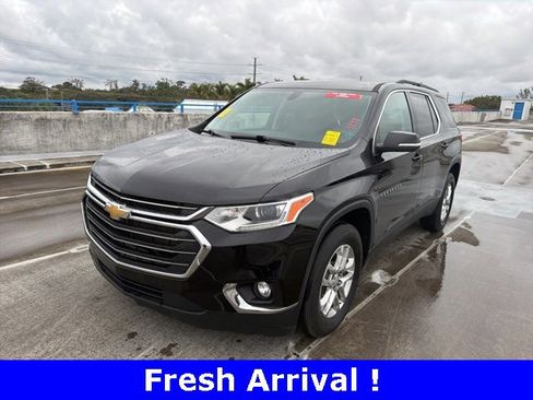 Used 2021 Chevrolet Traverse LT image 1