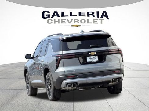 New 2026 Chevrolet Traverse LT w/ Sun and Wheel Package FWD image 5