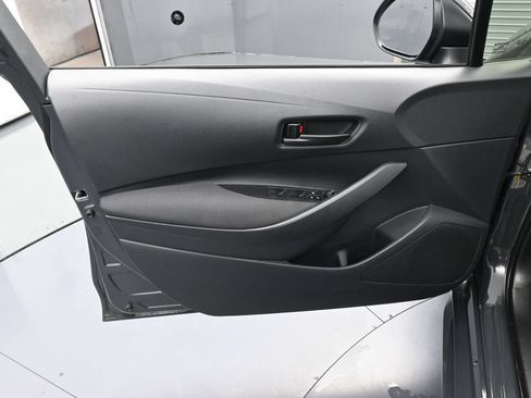 Used 2025 Toyota Corolla LE FWD image 12