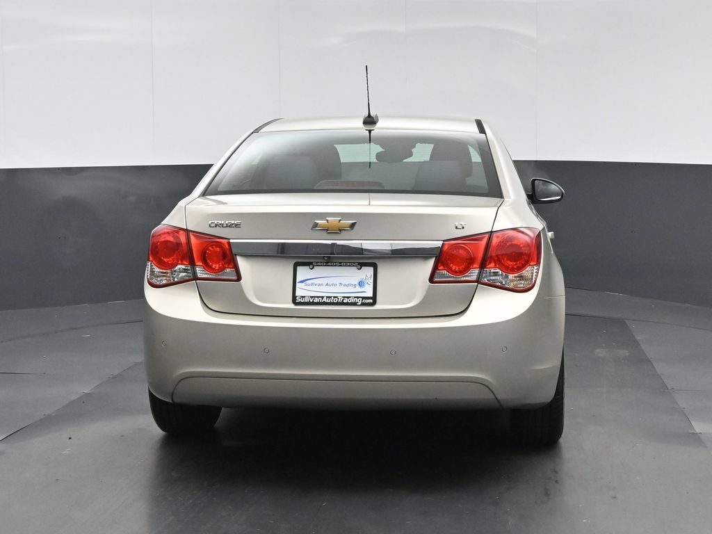 Used 2016 Chevrolet Cruze LT w/ Enhanced Safety Package FWD image 6