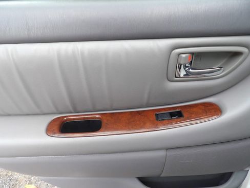 Used 2002 Toyota Avalon XLS image 21