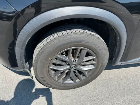 Used 2023 Nissan Rogue S FWD image 3