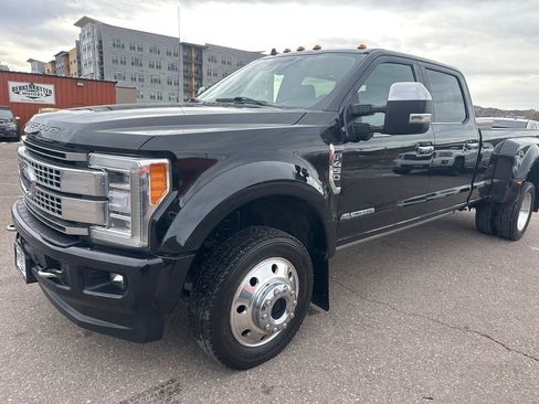 Used 2019 Ford F450 Platinum w/ Platinum Ultimate Package image 3