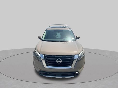 Certified 2025 Nissan Pathfinder Platinum w/ Cargo Package AWD/4WD image 39
