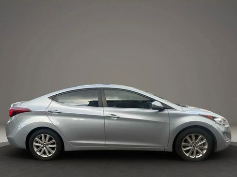 Used 2015 Hyundai Elantra SE w/ Option Group 02 image 4