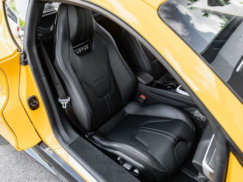 New 2025 Lotus Emira image 8