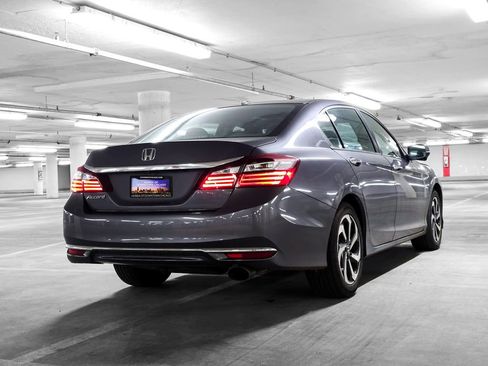 Used 2016 Honda Accord EX image 6