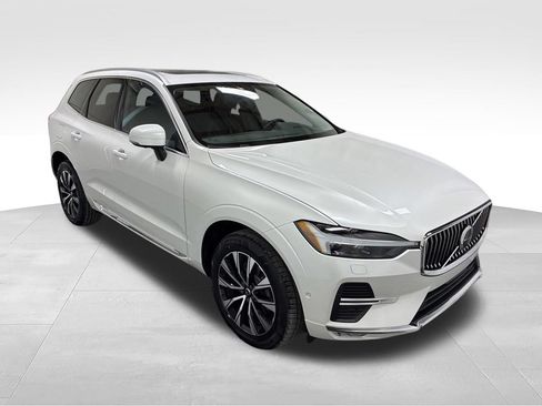 Used 2023 Volvo XC60 B5 Plus w/ Climate Package AWD/4WD image 4