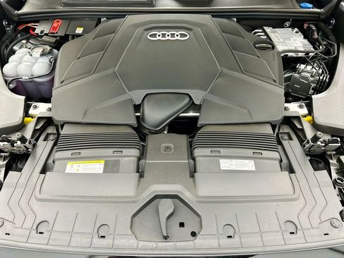 Used 2025 Audi Q8 Premium Plus w/ Premium Plus Package image 28