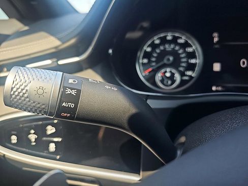 Used 2025 Genesis GV70 3.5T Sport w/ Sport Advanced Package image 21