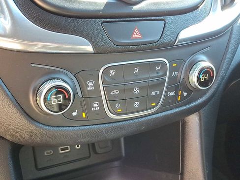 Used 2020 Chevrolet Equinox LT image 15