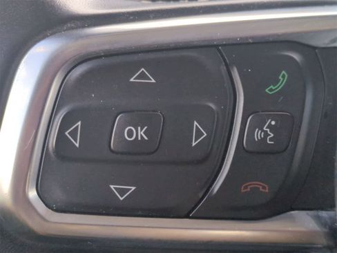 Certified 2020 Jeep Wrangler Unlimited Sahara image 23