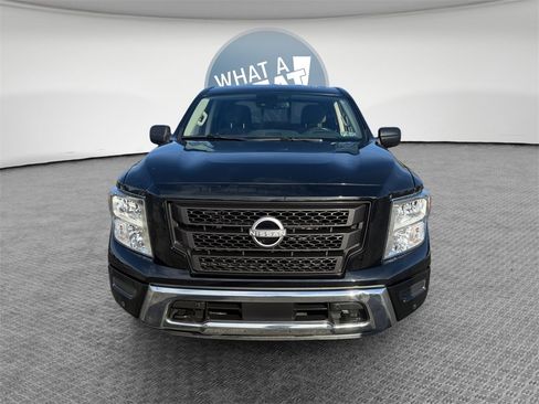 Used 2023 Nissan Titan SV w/ SV Convenience Package image 9