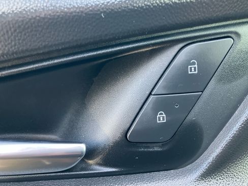 Certified 2025 Chevrolet Equinox LT image 12