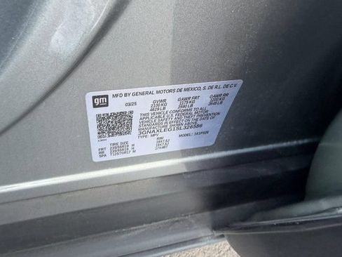Used 2025 Chevrolet Equinox RS FWD image 24