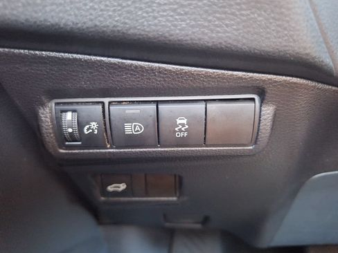 Used 2026 Toyota Corolla Cross XLE w/ Convenience Package FWD image 17