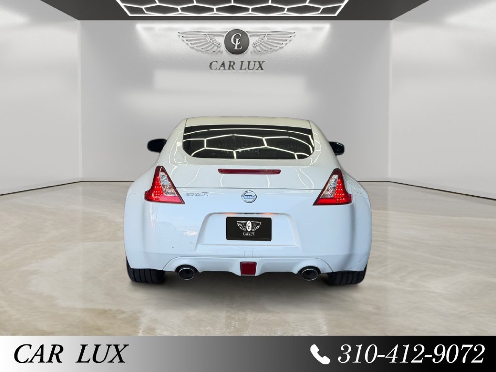 Used 2015 Nissan 370Z Coupe RWD image 4