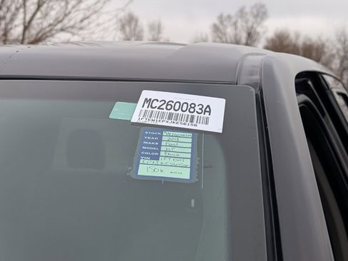 Used 2018 Ford F150 XLT w/ Equipment Group 302A Luxury AWD/4WD image 35
