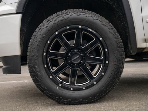 Used 2017 GMC Sierra 1500 SLE w/ SLE Value Package image 2