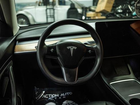 Used 2021 Tesla Model 3 Long Range image 17