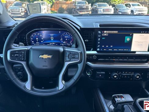 Certified 2025 Chevrolet Silverado 1500 LT AWD/4WD image 16