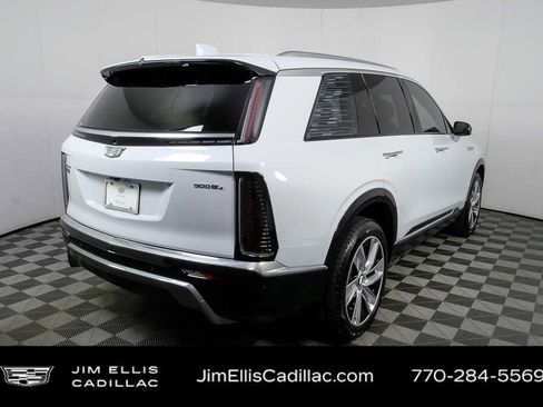 New 2026 Cadillac Vistiq Luxury AWD/4WD image 3