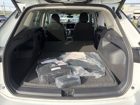 New 2026 Volkswagen Tiguan SE AWD/4WD image 24