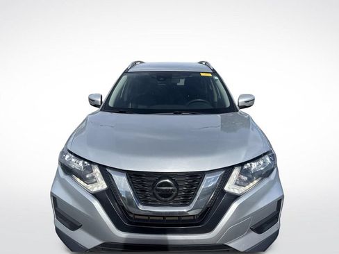 Used 2020 Nissan Rogue SV FWD image 2