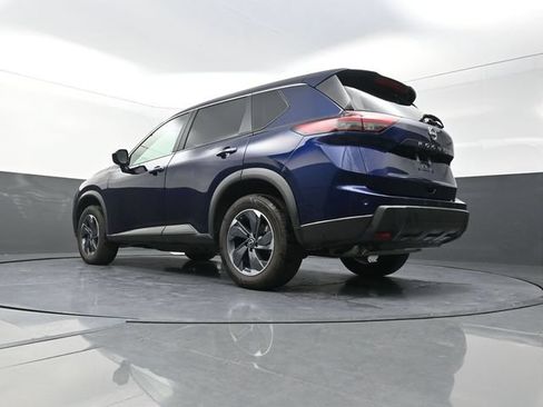 Used 2025 Nissan Rogue SV FWD image 34