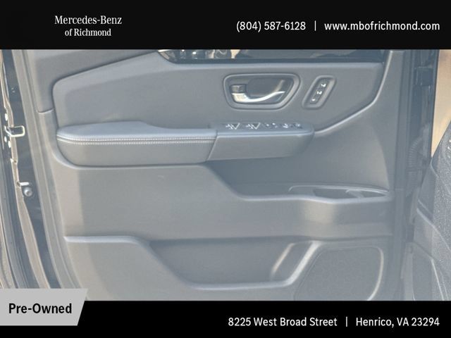 Used 2025 Honda Pilot Touring image 12