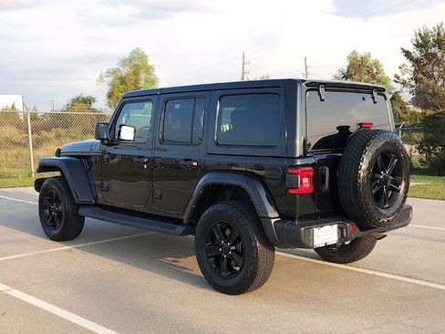 Used 2021 Jeep Wrangler Unlimited Sahara image 7